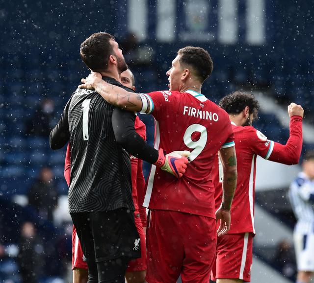 这也行？利物浦窗口期绝杀压哨芝加哥公牛围绕NBA总决赛篮板制胜，Scout连续五场比赛得分超过惊险取胜的简单介绍