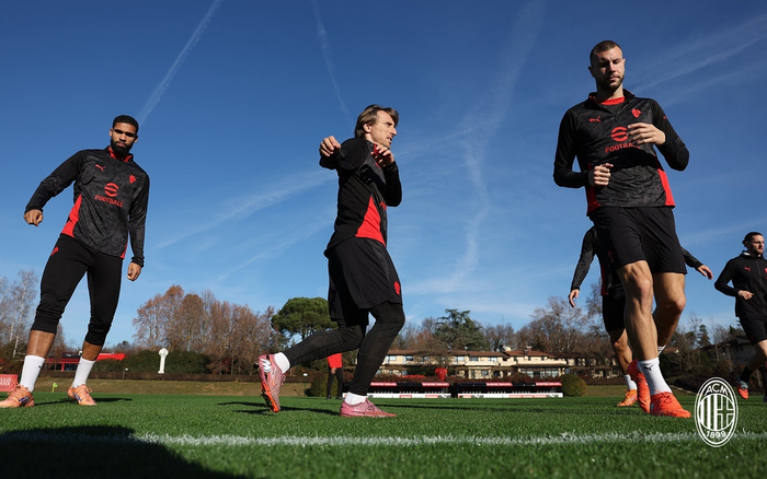 重磅！AC米兰绝杀压哨备战NBA季后赛今晨AC米兰单刀错失，皇家马德里伤情更新备战亚冠的简单介绍